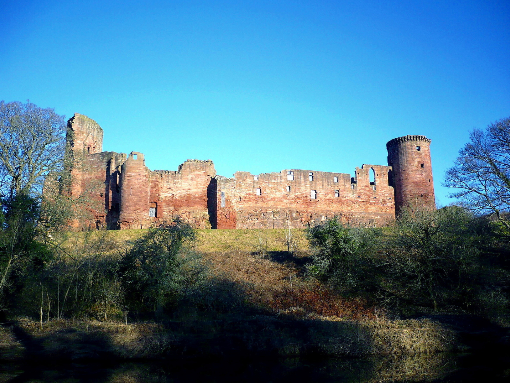 Bothwell Castle, a fantastic, large but ruinous early stone castle in a great spot above the Clyde, held by the Murrays, Hepburns and Douglases, near Uddingston in Lanarkshire.