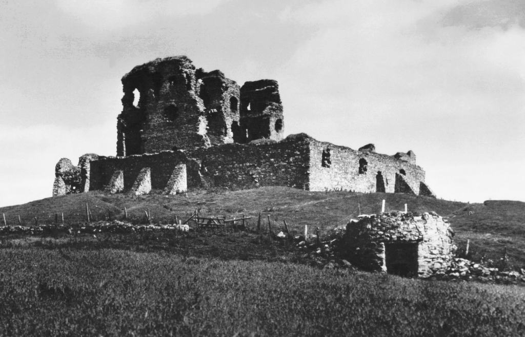 Auchindoun Castle, a large, impressive and conspicuous ruin in a prominent spot near Dufftown in Moray in northern Scotland, held by the Ogilvie and the Gordon families.