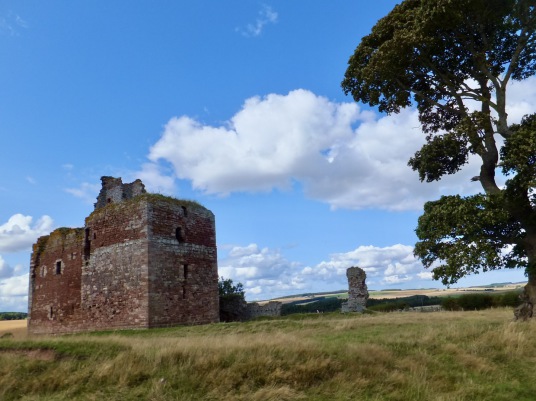 The lands were held by the Mowbrays, but they were forfeited by Robert the Bruce in 1316. Cessford went to the Sinclairs in the 14th century, but passed to the Kerrs in the following century.