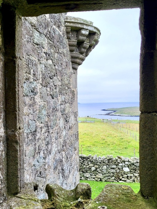 Muness Castle is the most northerly castle in Britain, and is a fine impressive ruin in a quiet and lonely spot on the island of Unst in the Shetland islands in the far north of Scotland, once home to the Bruces, incomers to Shetland.