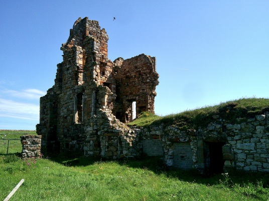 Newark Castle, near the pretty fishing village of St Monans in the East Neuk of Fife, is a picturesque crumbling ruin on cliffs above the Firth of Forth, once owned by the Covenanter general Sir David Leslie.